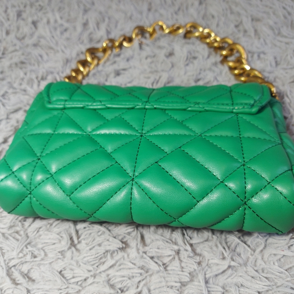 Zara quilted green shoulder bag with chunky gold metal strap - Picture 5 of 12